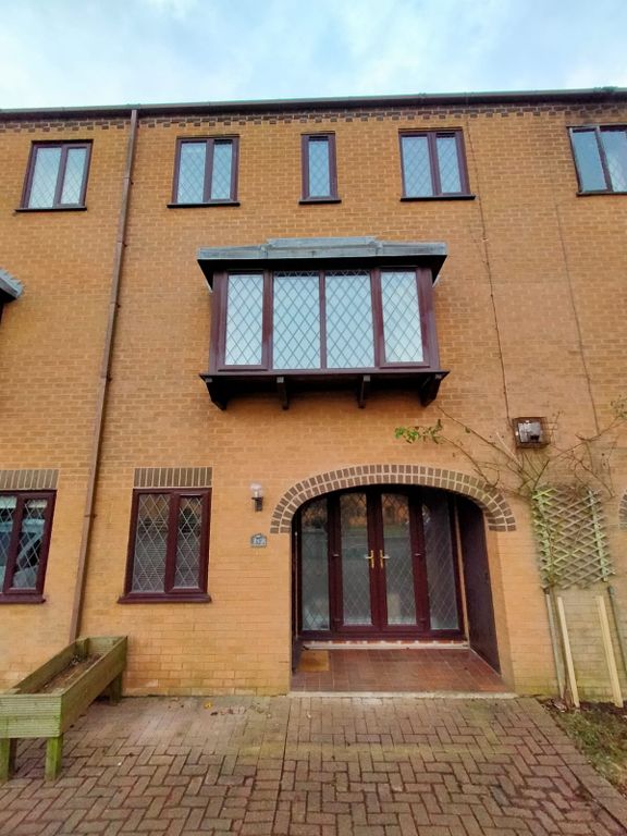 3 bed terraced house to rent in Willow Close, Uppingham LE15, £1,100 pcm