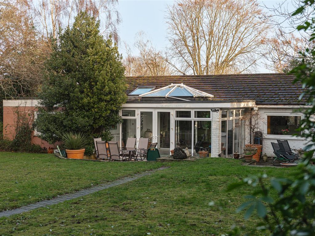 4 bed detached bungalow for sale in Banstead Road, Banstead SM7, £1,000,000