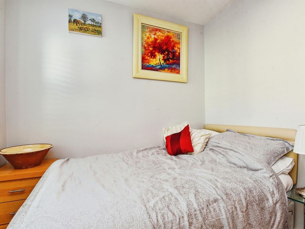 2 bed flat for sale in Philip Street, Bath BA1, £350,000