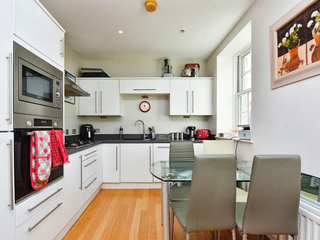 2 bed flat for sale in Philip Street, Bath BA1, £350,000