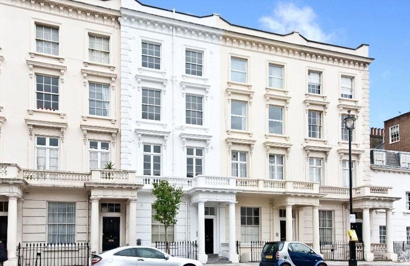 3 bed flat to rent in Claverton Street, Pimlico SW1V, £7,000 pcm