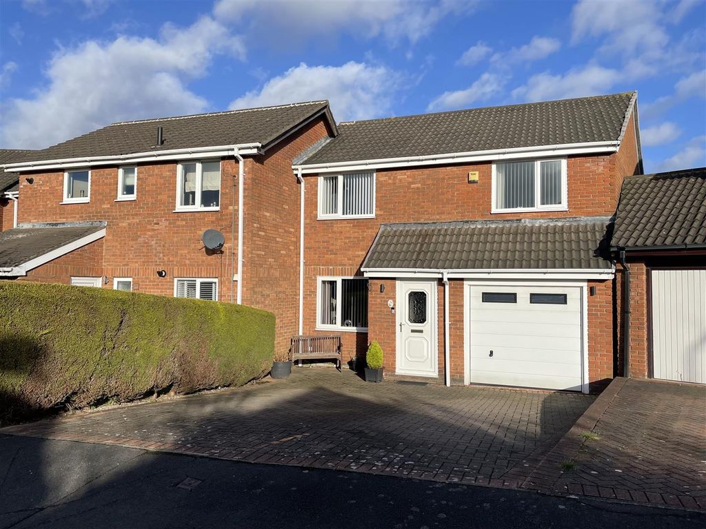 3 bed detached house for sale in Carlton Close, Ouston, Chester Le Street DH2, £215,000
