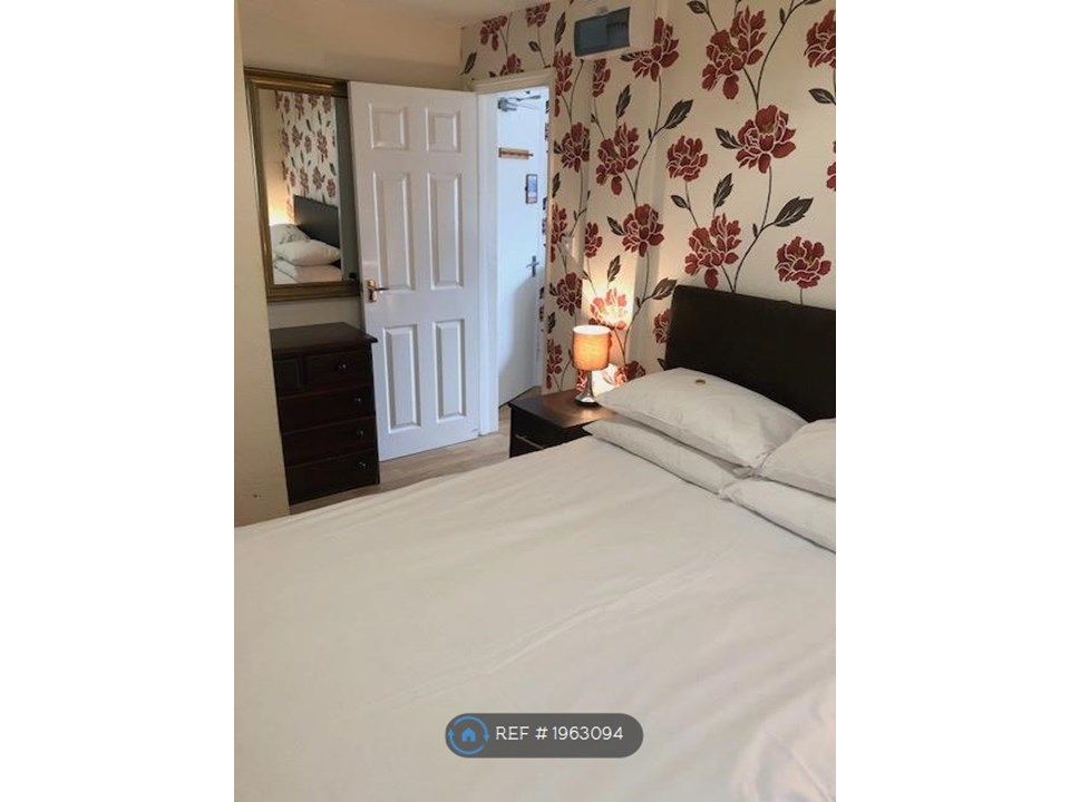 1 bed flat to rent in Darwin - 28 Cherry Hinton Road, Cambridge CB1, £1,800 pcm