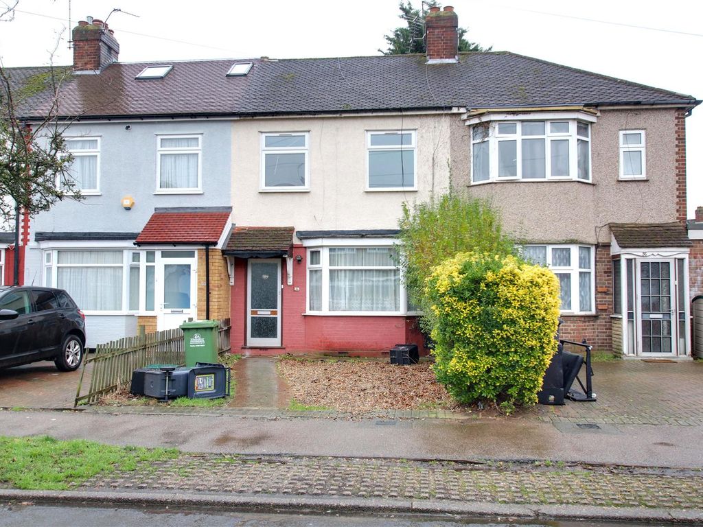 3 bed property to rent in Northfield Road, Cheshunt, Waltham Cross EN8, £1,850 pcm