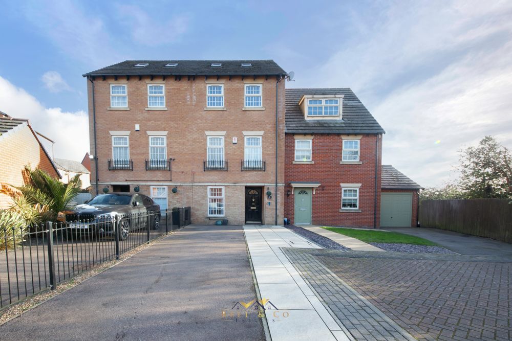 4 bed town house for sale in Stockwell Avenue, Kiveton Park, Sheffield S26, £260,000