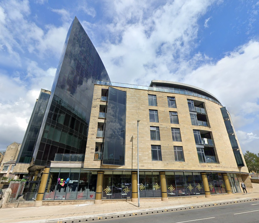 2 bed flat for sale in The Gatehaus, Bradford BD1, £59,000