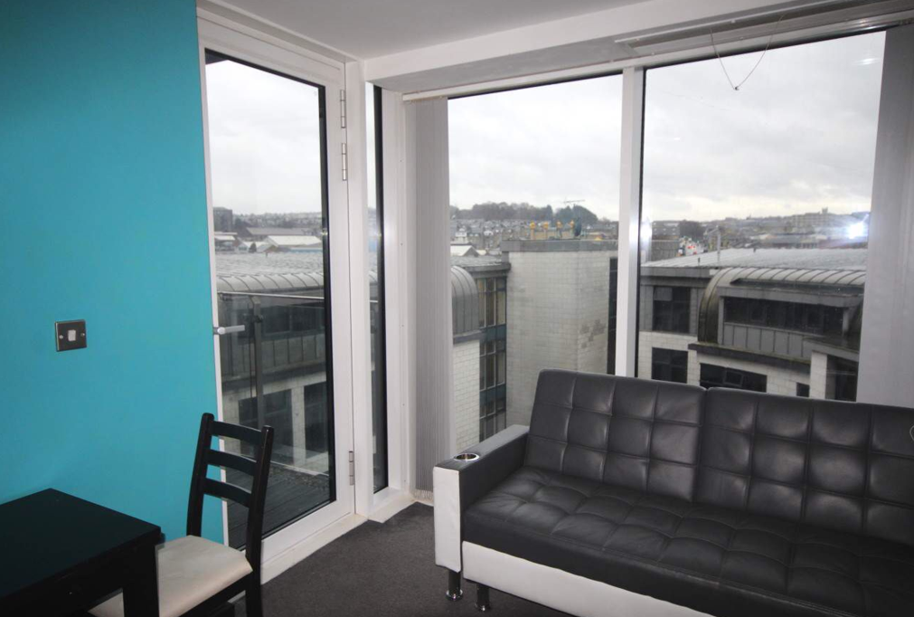 2 bed flat for sale in The Gatehaus, Bradford BD1, £59,000