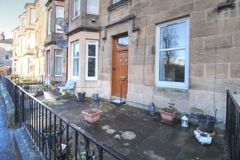1 bed flat for sale in Hartfield Gardens, Dumbarton G82, £75,000