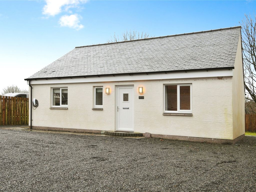 3 bed detached house for sale in Hayfield, Auldgirth, Dumfries, Dumfries And Galloway DG2, £210,000