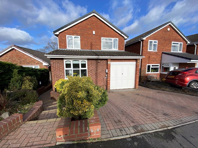 4 bed detached house for sale in Nuthurst Crescent, Ansley, Nuneaton CV10, £335,000