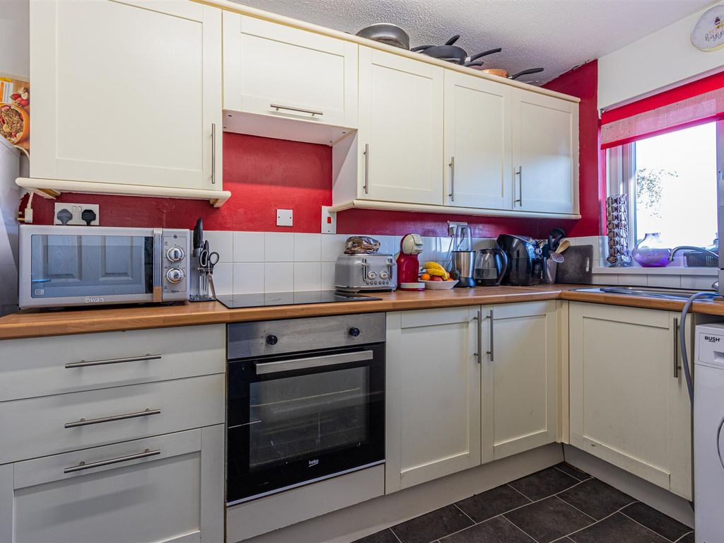 1 bed maisonette for sale in Oxwich Close, Fairwater, Cardiff CF5, £120,000