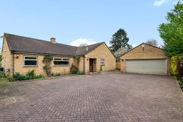 3 bed detached bungalow for sale in Headington, Oxford OX3, £1,000,000