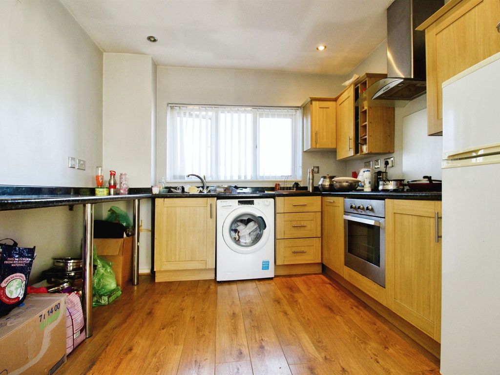 1 bed penthouse for sale in Powderham Drive, Cardiff CF11, £150,000