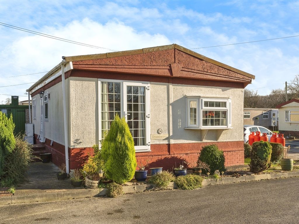 2 bed mobile/park home for sale in Park Homes, Mexborough S64, £50,000