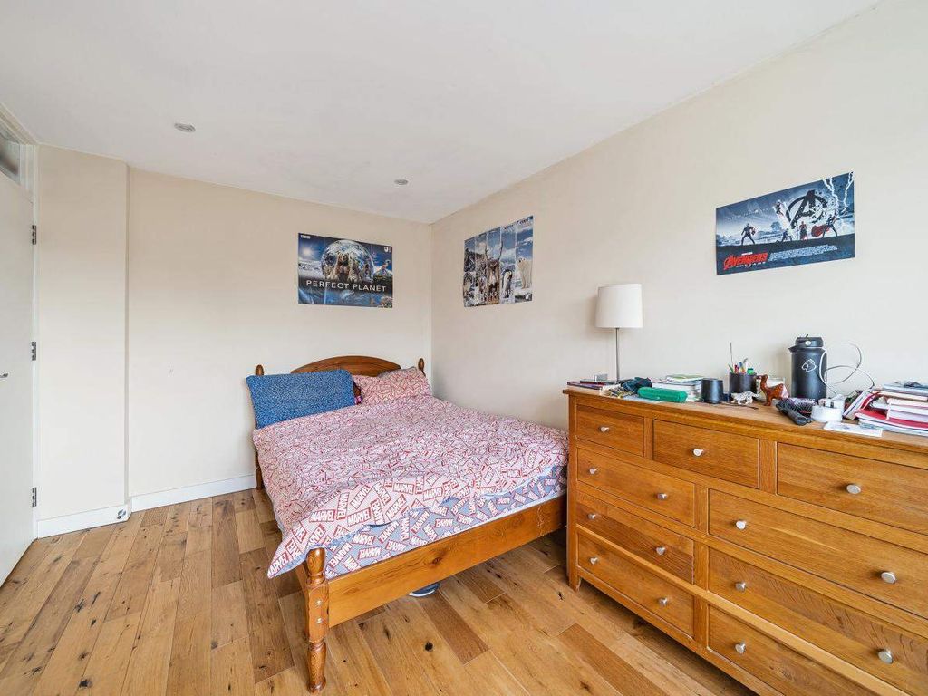 1 bed flat for sale in Halton Road, London N1, £375,000