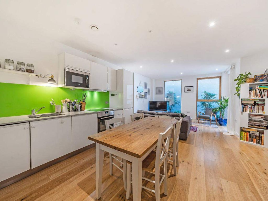 1 bed flat for sale in Compton Avenue, London N1, £550,000