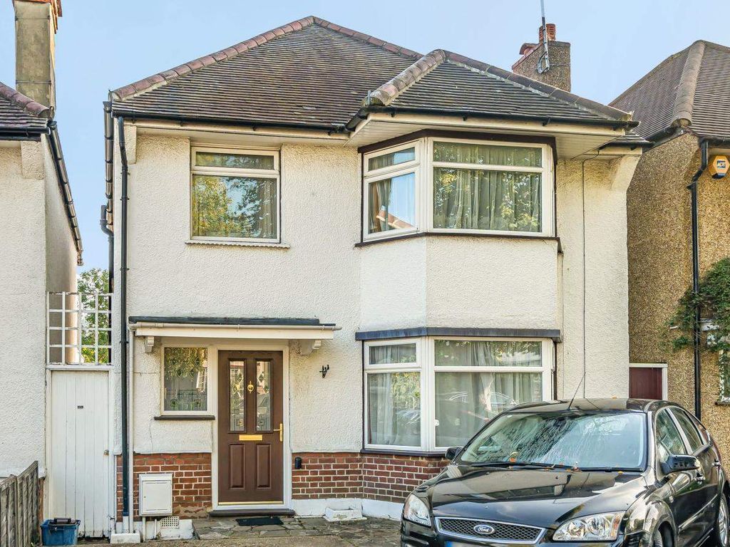 3 bed detached house for sale in Greenfield Gardens, London NW2, £825,000