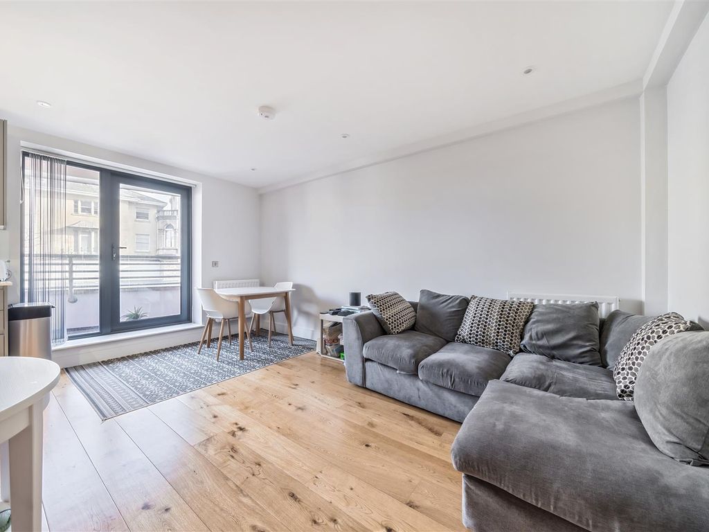 1 bed flat for sale in Brighton Mews, Clifton, Bristol BS8, £285,000