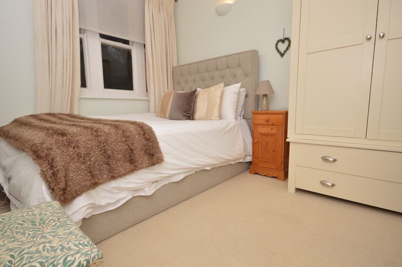 1 bed flat for sale in High Street, Haddenham, Aylesbury HP17, £230,000