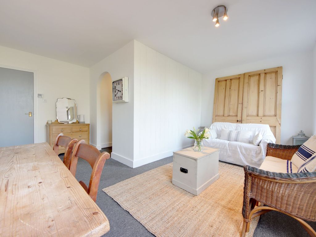 1 bed flat for sale in Chalk Hill, Watford WD19, £285,000