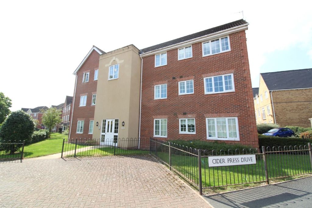 2 bed flat for sale in Cider Press Drive, Hereford HR2, £175,000
