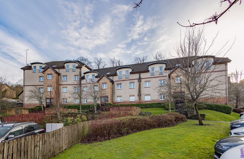 2 bed flat for sale in Stoneside Drive, Thornliebank G43, £140,000