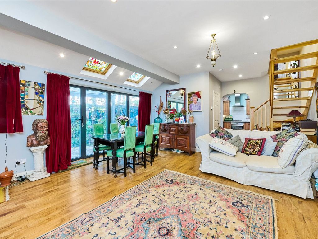 2 bed end terrace house for sale in Furzedown Drive, Furzedown SW17, £675,000