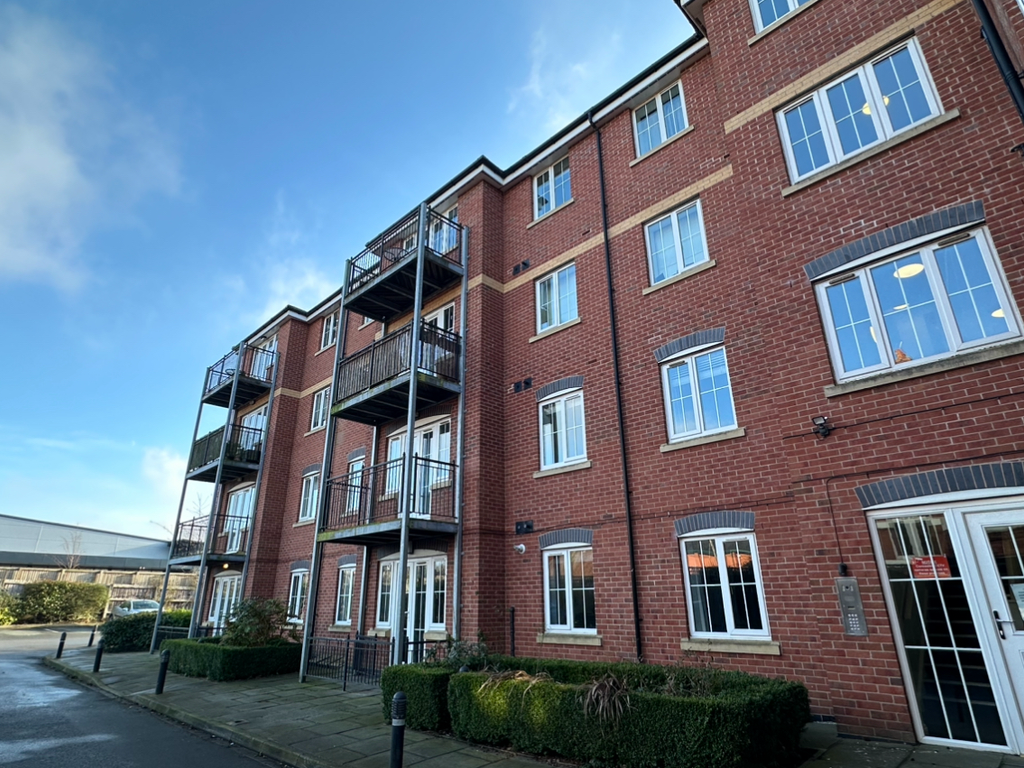 2 bed flat to rent in Sleepers Point, Nantwich CW5, £775 pcm