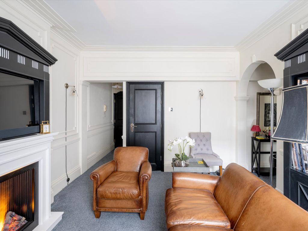 1 bed flat for sale in Dalmeny Court, Duke Street, London SW1Y, £995,000