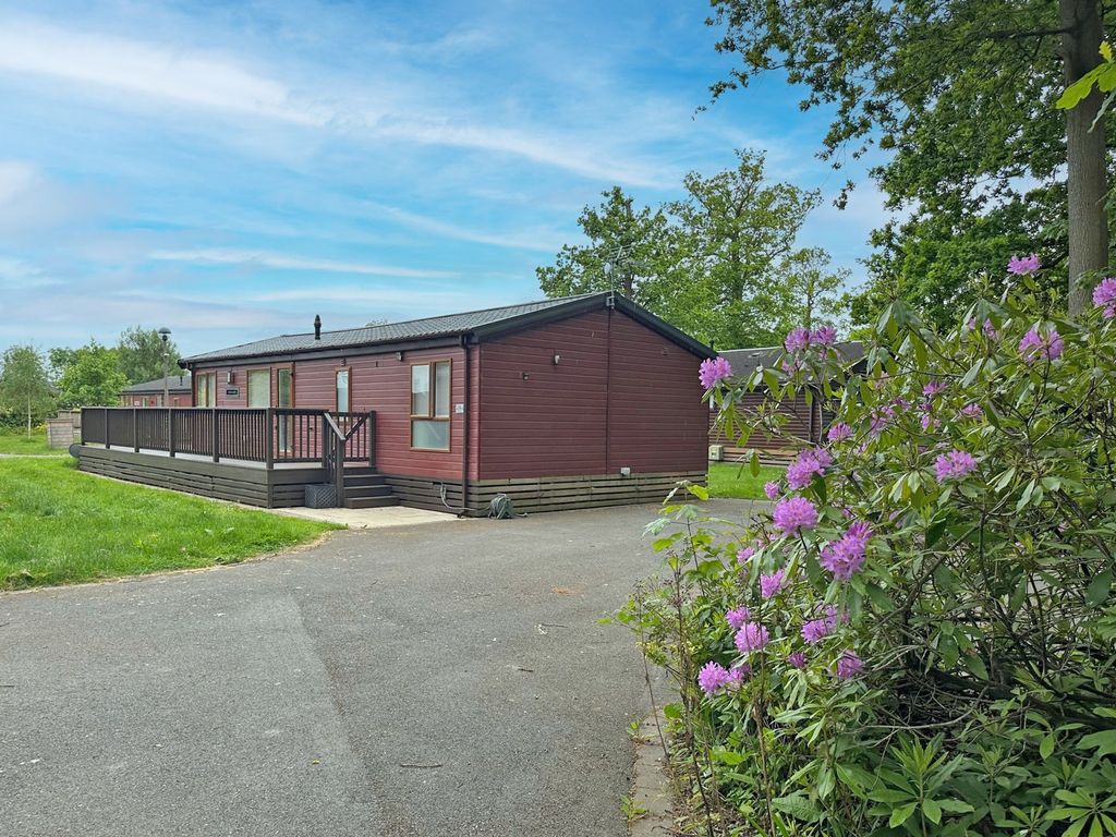 2 bed bungalow for sale in Rudding Park, Harrogate HG3, £190,000