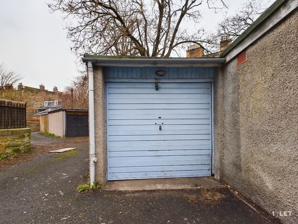1 bed parking/garage to rent in Merchiston Crescent, Merchiston, Edinburgh EH10, £185 pcm