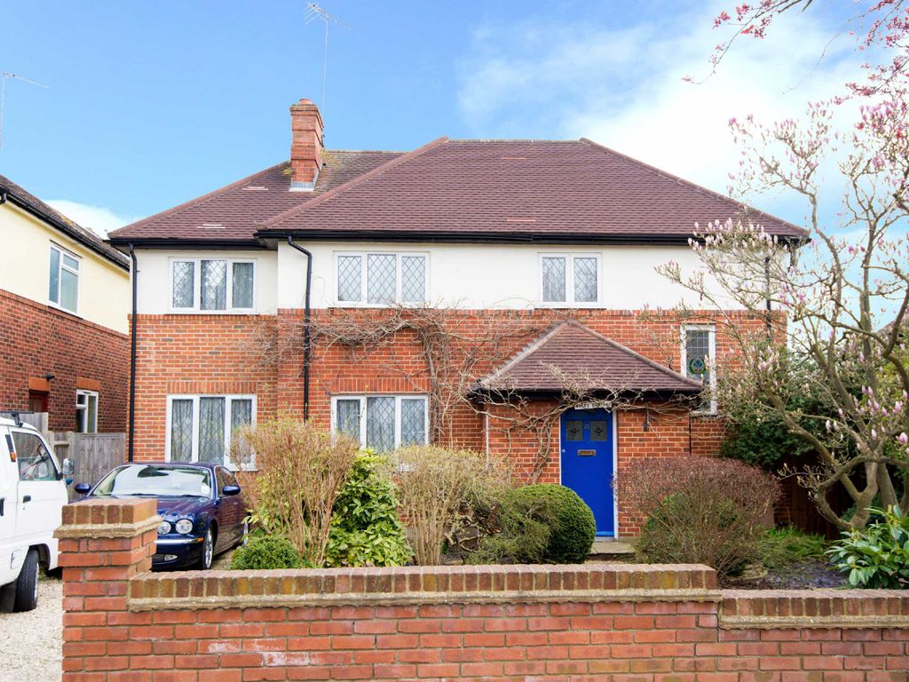 4 bed detached house to rent in East Towers, Pinner HA5, £3,000 pcm