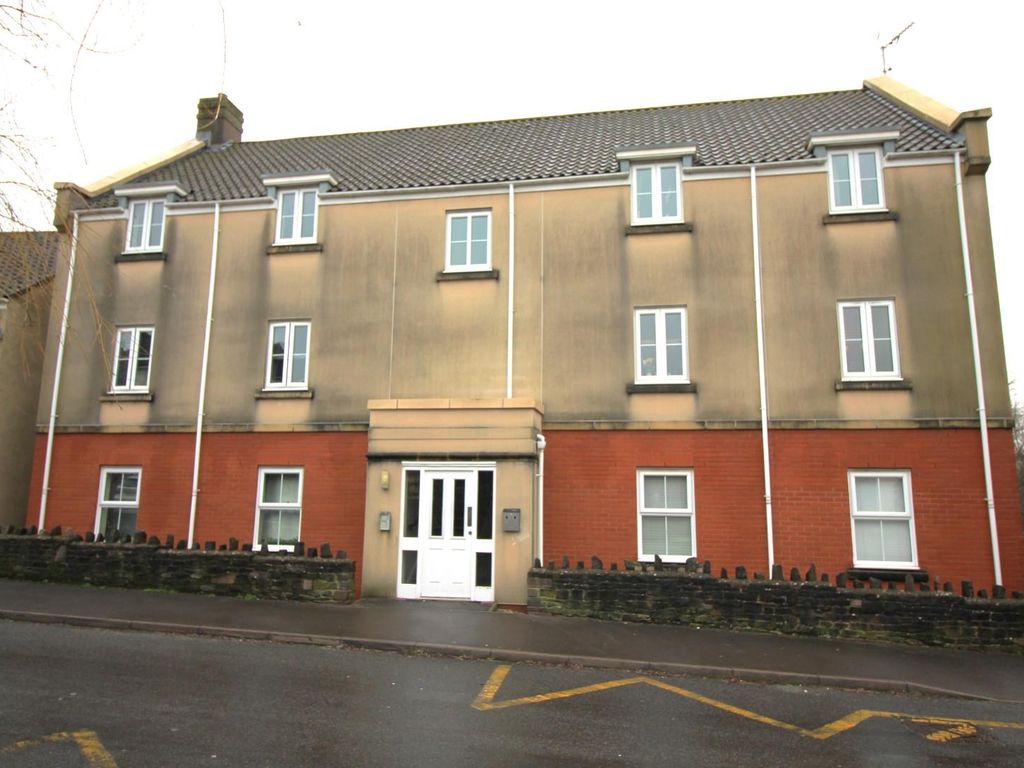 2 bed flat for sale in Leaze Close, Thornbury, Bristol BS35, £210,000