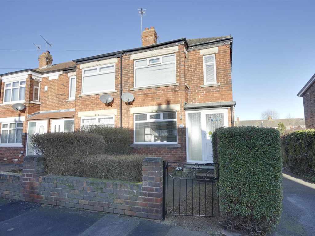 2 bed end terrace house for sale in Bromwich Road, Willerby, Hull HU10, £145,000