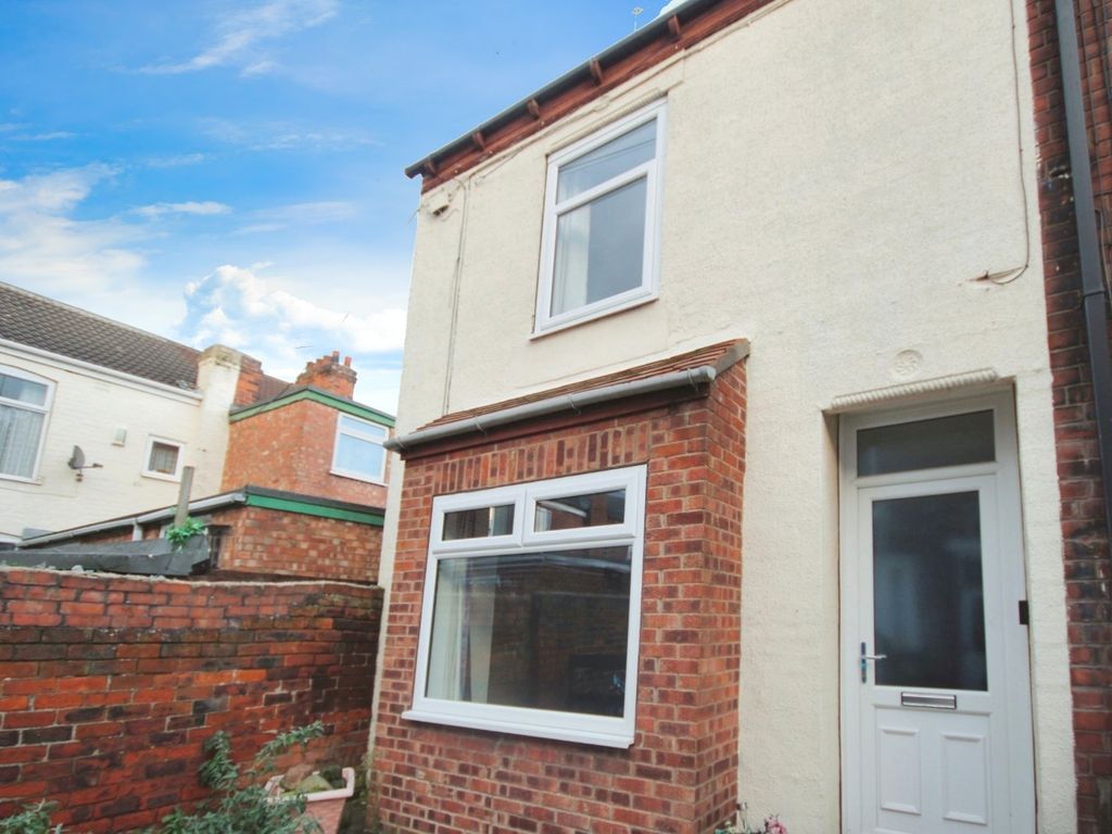 2 bed end terrace house to rent in Wenlock Terrace, Rustenburg Street, Hull, East Yorkshire HU9, £560 pcm