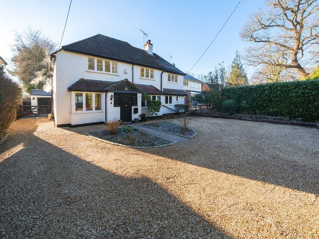 4 bed detached house for sale in Guildford Road, Normandy, Guildford GU3, £895,000