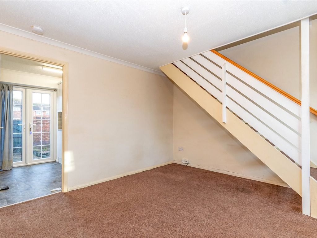 2 bed end terrace house for sale in Victory Road, Steeple Claydon, Buckingham MK18, £200,000