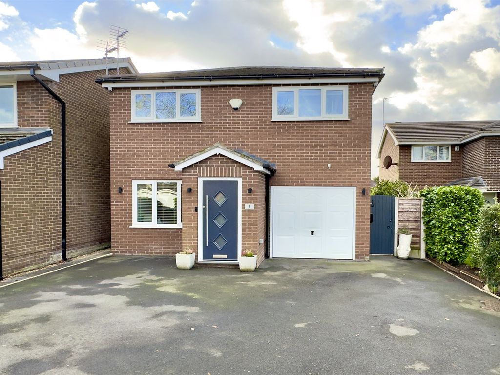 4 bed detached house for sale in Easby Close, Poynton, Stockport SK12, £585,000