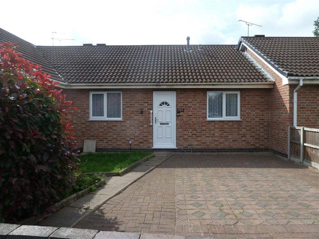 2 bed bungalow to rent in Tuttle Hill, Nuneaton CV10, £850 pcm