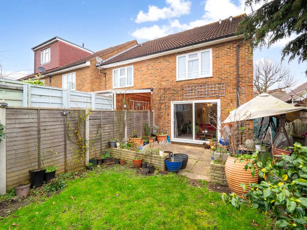 3 bed end terrace house for sale in Sutton Common Road, Sutton SM3, £530,000