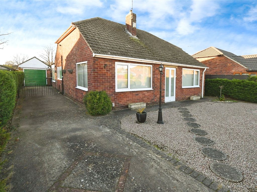 3 bed bungalow for sale in Jaguar Drive, North Hykeham, Lincoln, Lincolnshire LN6, £250,000