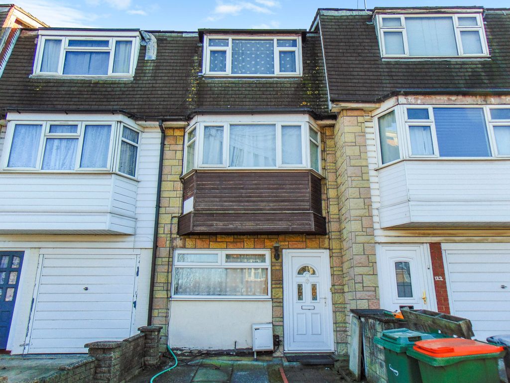 4 bed terraced house for sale in Canning Town, London E16, £499,950