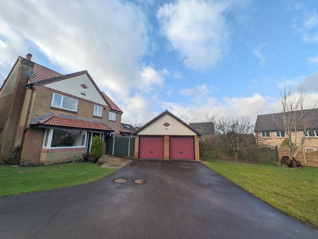 4 bed detached house for sale in Bracken Hey, Clitheroe, Lancashire BB7, £445,000