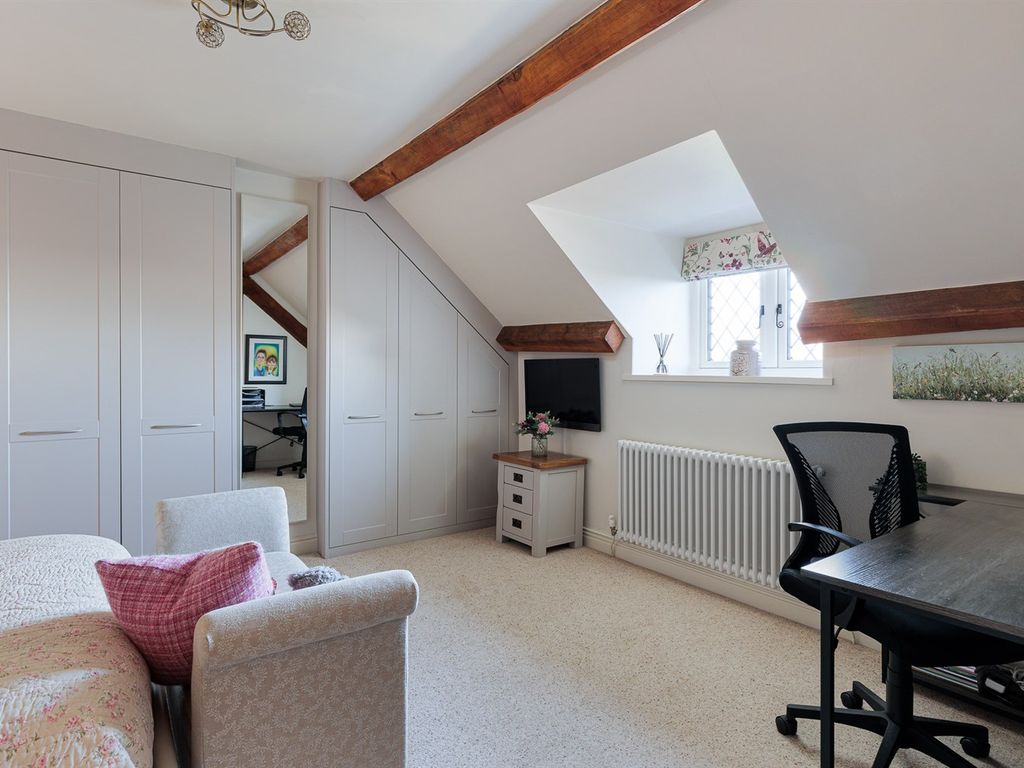 3 bed barn conversion for sale in Hall Lane, Haughton, Tarporley CW6, £700,000