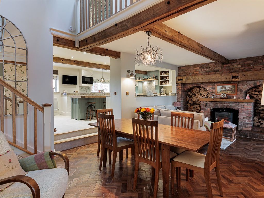 3 bed barn conversion for sale in Hall Lane, Haughton, Tarporley CW6, £700,000