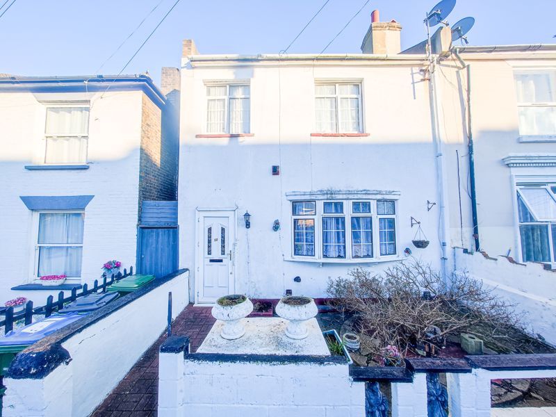 4 bed terraced house for sale in Llanover Road, London SE18, £500,000