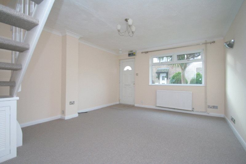 2 bed terraced house to rent in Fleet Close, Littlehampton BN17, £1,250 pcm
