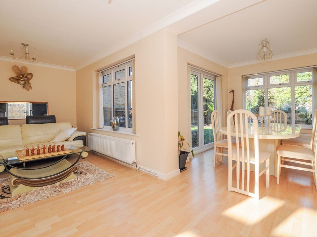 4 bed detached house for sale in Round Grove, Croydon CR0, £800,000