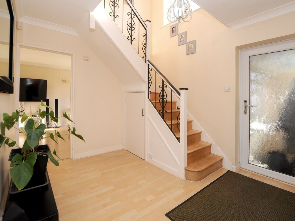4 bed detached house for sale in Round Grove, Croydon CR0, £800,000
