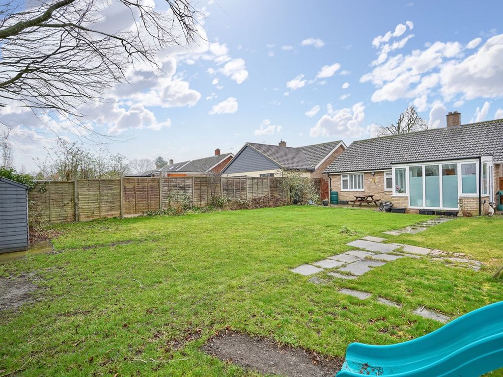 3 bed bungalow for sale in West Street, Great Gransden, Sandy SG19, £465,000
